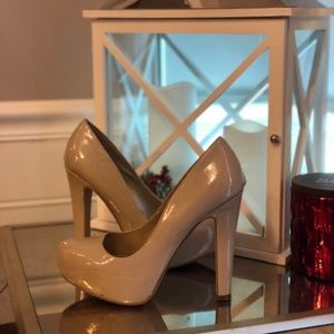 Guess Cream/Nude Platform Heels